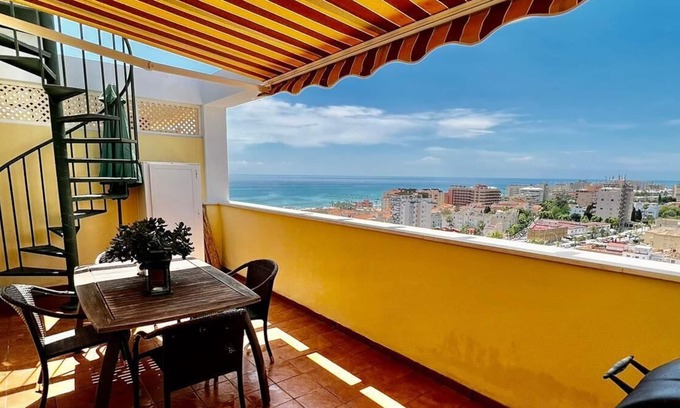Carihuela Apartamento | Duplex With Large Terrace In Montemar