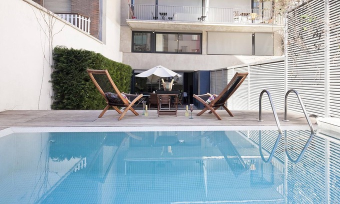 Sant Gervasi Apartamento | Dúplex con Piscina Privada y Jardín en Sarrià 3 hab 10 pax - WiFi Gratis