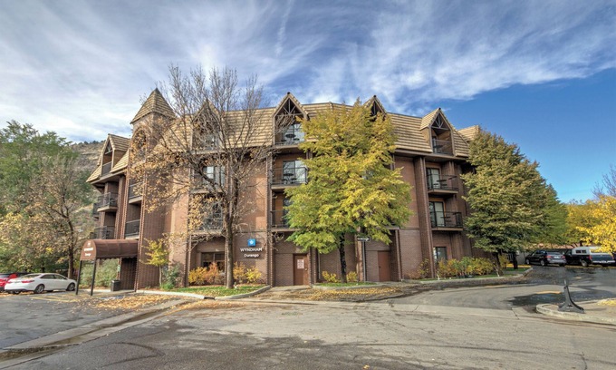 Historic Downtown Durango Complejo | Durango, CO: 1 dormitorio w / Tina de hidromasaje, Wi-Fi, cerca de los bosques, aguas termales y más!
