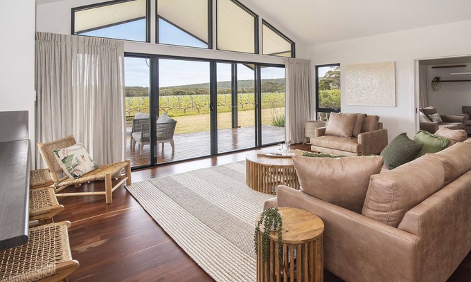 Wilyabrup Casa | Dusty Vines—Rural Elegance at Arimia Vineyards