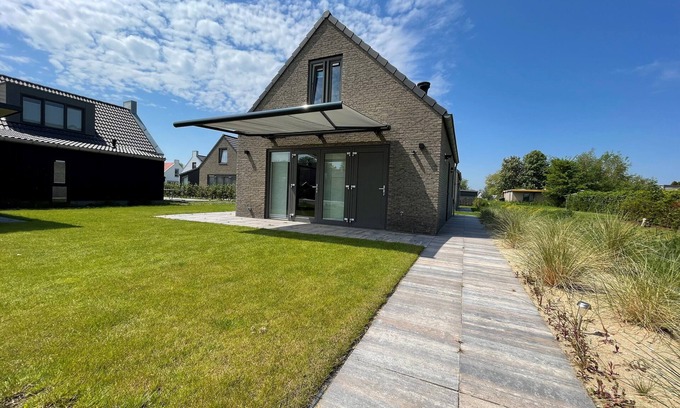 Sint Maarten Casa | Dutch. New-build vacation home with child-friendly and luxurious furnishings