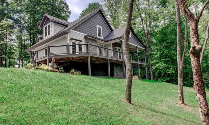 Barnardsville Casa | Dynamite Ridge: senderismo privado, literalmente caminar a Navitat, pozo de fuego, cerca de Douglas Falls; conducir al centro de Asheville!