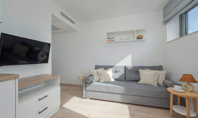 Krzyki Apartamento | Dyrekcyjna 1 | Wroclaw | Comfortable Studio | AC | Parking
