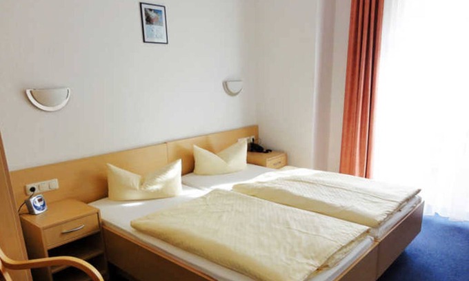 Sassnitz Hotel | DZ 05. Comodidad con vista al mar y balcón - Hotel garni Meeresgruß ***