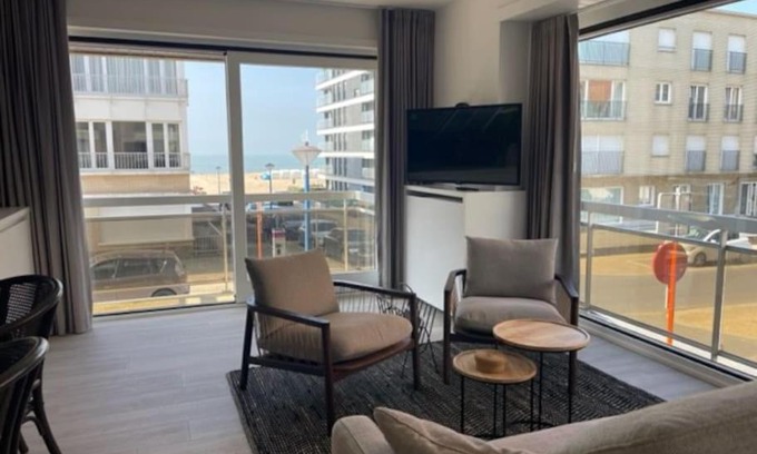 Koksijde-Bad Apartamento | Dzee Appartement frontaal zeezicht en gratis parking