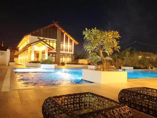Basak Apartamento | E&D Royal OceanCrest Mactan - 1BR Full Suite with Balcony and Rooftop with panoramic view near Airport