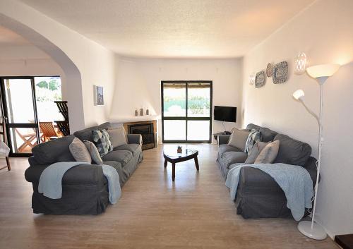 Alporchinhos Casa | E&M Beach House Aldeamento do Levante III