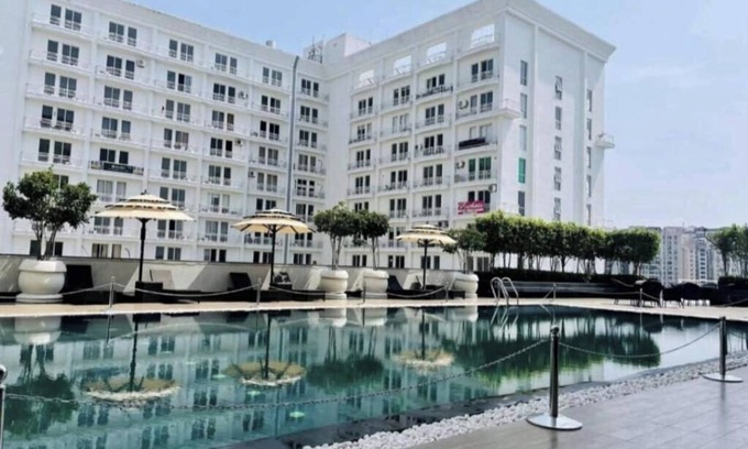 Gomti Nagar Hotel | E Studios