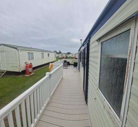 Winestead Otro | E11 caravan sand le mere holiday park
