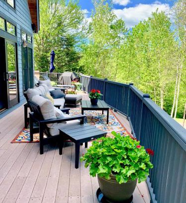 Bretton Woods Casa | E5 Beautiful Bretton Woods slopeside home amazing views of Mount Washington Hot Tub AC