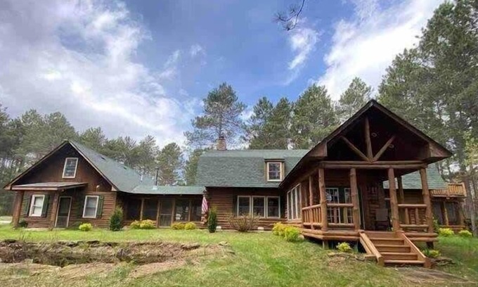 Mauston Casa | Eagle Bluff Lodge by Patriot Properties