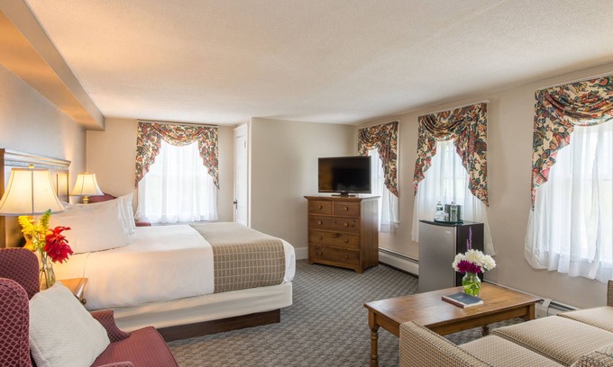 Jackson Hotel | Eagle Mountain House & Golf Club