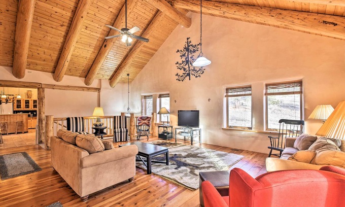 Cimarron Casa | Eagle Nest Home w / Hot Tub & Views - 5 minutos del lago