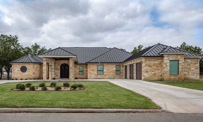 Eagle Pass Casa | Eagle Pass Cozy Home Away from Home Sleeps 8
