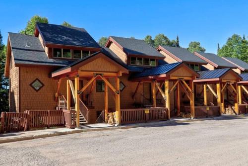 Beaver Casa | Eagle Point Ski Resort 13 Wooded Ridge Condos