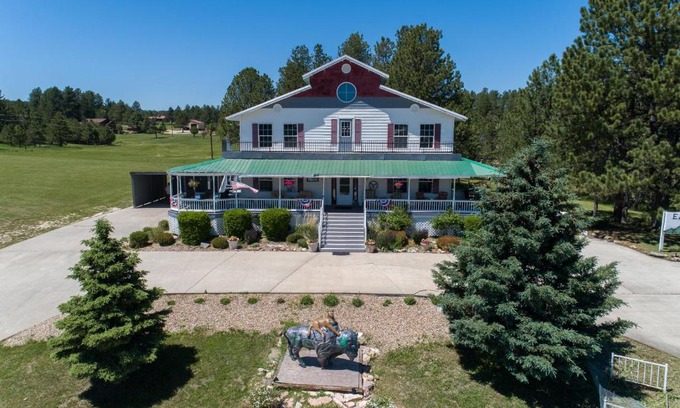 Custer Cabina | Eagle’s Landing Lodge