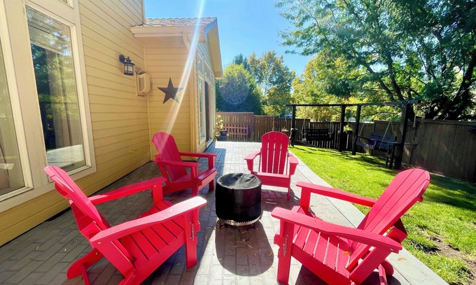 Eagle Casa | Eagle's Landing: Spacious 5BR Home w/ Office, Dog Door & Nearby Family Park!