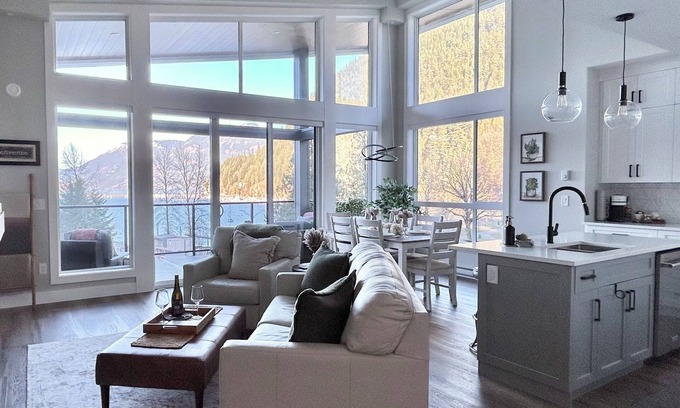 Harrison Hot Springs Condominio | Eagle's Nest - Penthouse Condo w/ spectacular Harrison Lake & Mountain Views