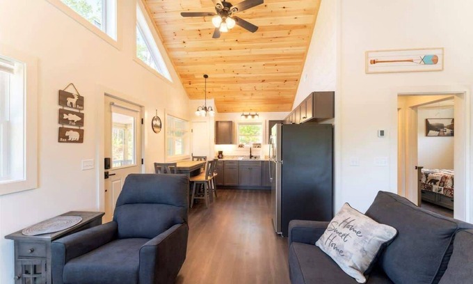 Sullivan Casa | Eagle's Nest Cabin! S