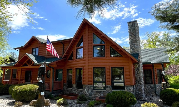 Spring Brook Casa | Nido del Águila @ Spring Brook Resort | Impresionante Chalet | Decoración rústica de Northwoods