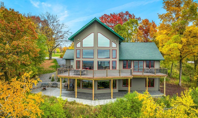 De Soto Casa | Eagles Landing Sleeps 15 HOT TUB