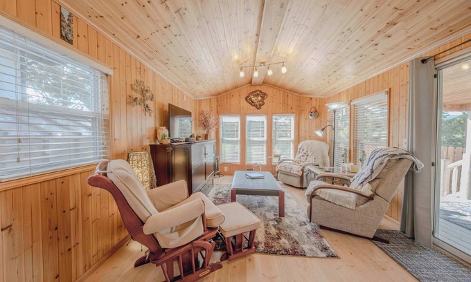 Rexford Cabina | Eagles Nest Cabin – Cozy Mountain Retreat for 4