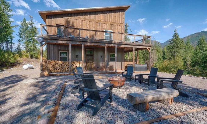 Kalispell Casa | Eagles Nest Escape, Hot Tub and Firepit
