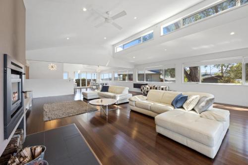 Merrijig Casa | Eagles Nest - Merrijig - Sleeps 10