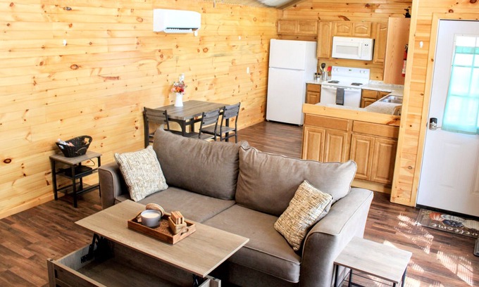 Wynne Cabina | Eagles Nest, Tiny Home at Tiny Acres