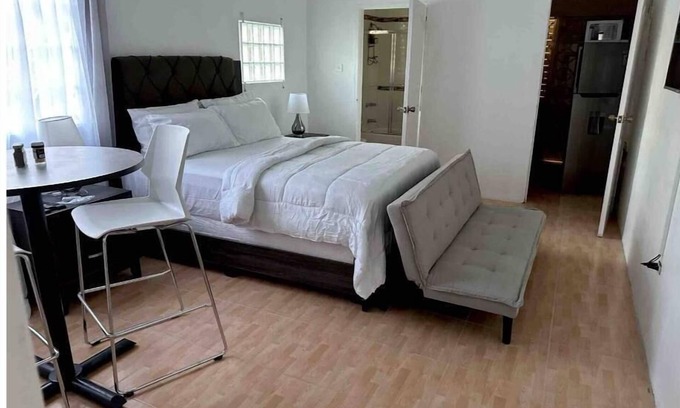 Albion Apartamento | Eagles Nest Villa Studio - AC TV WIFI LuxcAlbion St Thomas Jamaica Luxury VRBO