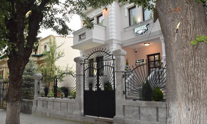 Korce Hotel | Eagles Philadelphia Hotel
