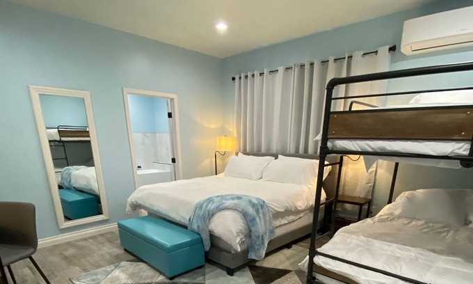 Wrightwood Casa | Eagles Suite