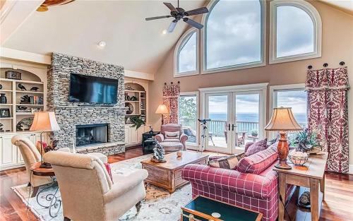 Big Canoe Casa | Eagles View - Gorgeous Mountain Views Luxury Interiors Telescope Library