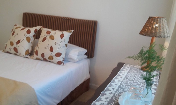 Flamingo Vlei Casa | Sala de tierra @ FLAMINGO REST, doble, baño compartido.