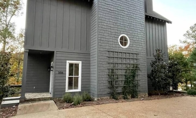 Crane Hill Casa | Easiest Steps to Private Dock on Serene Cove ~ 3 Primary Suites Plus 7 Twin Beds