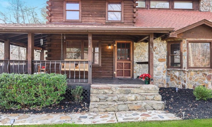 Easley Cabina | Easley Log Cabin, Pet friendly!