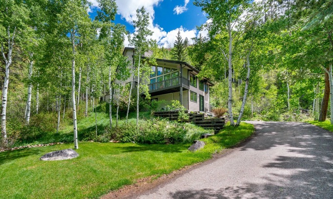 Mountain Valley Casa | Maravillosa diversión en el este de Aspen con cascada y estanque
