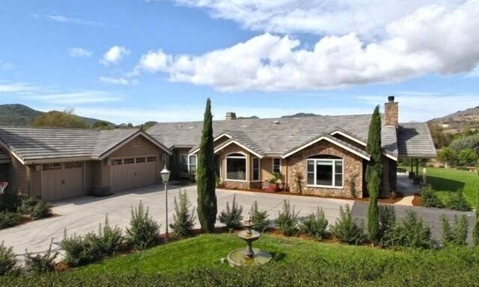 San Luis Obispo Casa | GRANDE, LUJOSO Y BIEN EQUIPADO EN FABULOSA UBICACIÓN