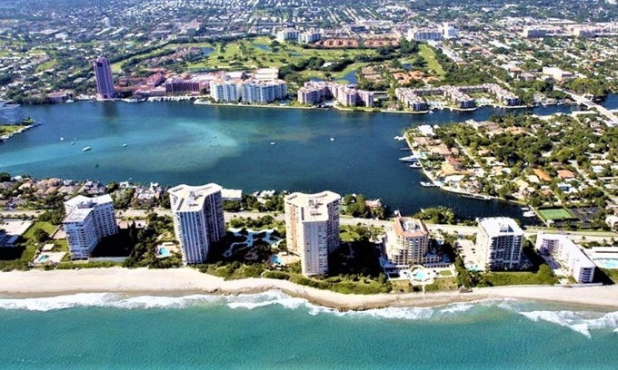 Boca Raton Casa | Escapada al este de Boca Raton- Camina hasta el centro de Boca Raton, bicicleta a la playa