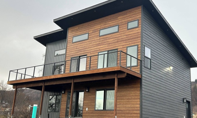 Homer Apartamento | East End Summit – Ocean & Mountain View Retreat in Homer, Alaska