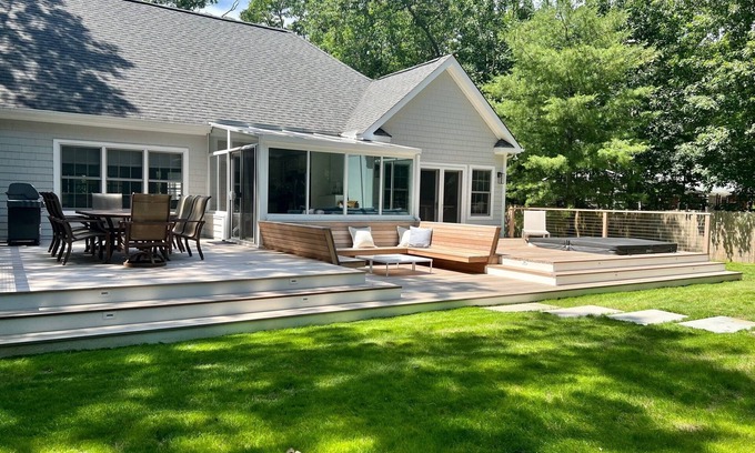 Clearwater Beach Casa | East Hampton - Private Clearwater Beach Association w/ beach, pool and hot tub!