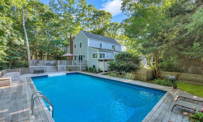 East Hampton North Casa | East Hampton Town Terrific