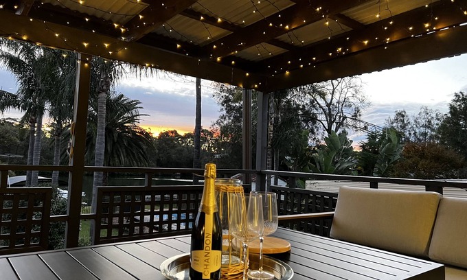 East Hills Casa | East Hills Waterfront Bliss