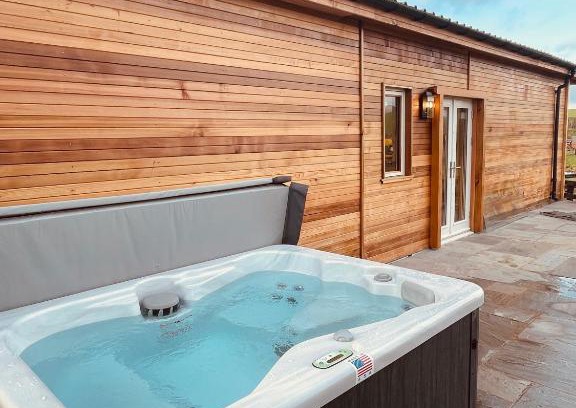 Cornhill on Tweed Otro | East Learmouth Lakeside Lodges - Larch Lodge