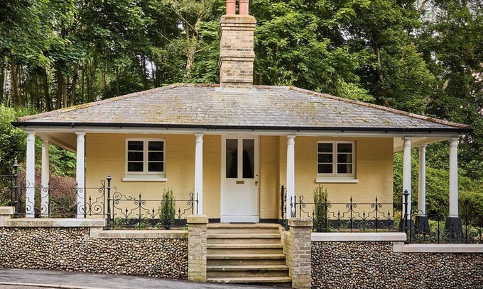 Dedham Cabina | East Lodge is set on edge of the beautiful Langham Hall Estate