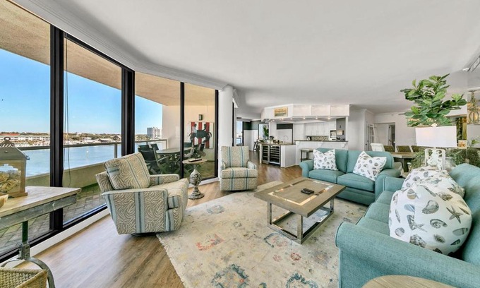 Holiday Isle Casa | East Pass Towers 603-FAB 3BR 2100 sf with Destin Harbor Views