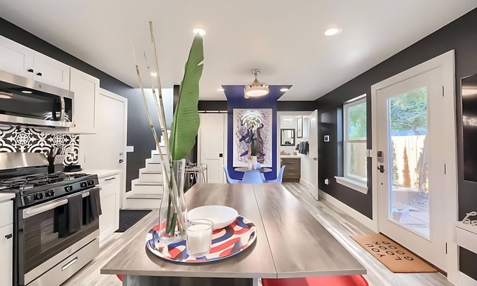 East Cesar Chavez Casa | East Side Masterpiece
