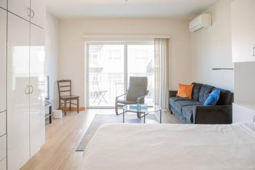 Lower East Side Apartamento | East Side Studio Apt - Near Brady St and Fiserv with Balcony
