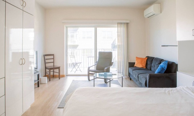 Brewers Hill Apartamento | East Side Studio Apt - Near Brady St and Fiserv with Balcony