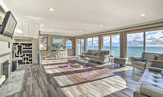 East Tawas Casa | East Tawas Home w/ Patio, Lake Huron On-Site